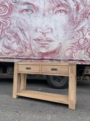 Focus on Furniture Hallway Table